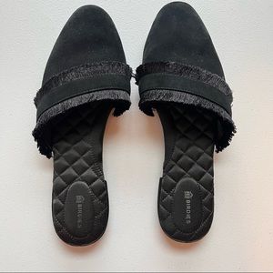 BIRDIES The Ani Slide black fringe size 9.5